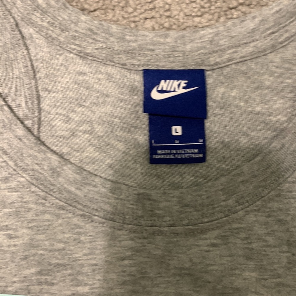 Nike Tank Tops - Picture 12 of 13